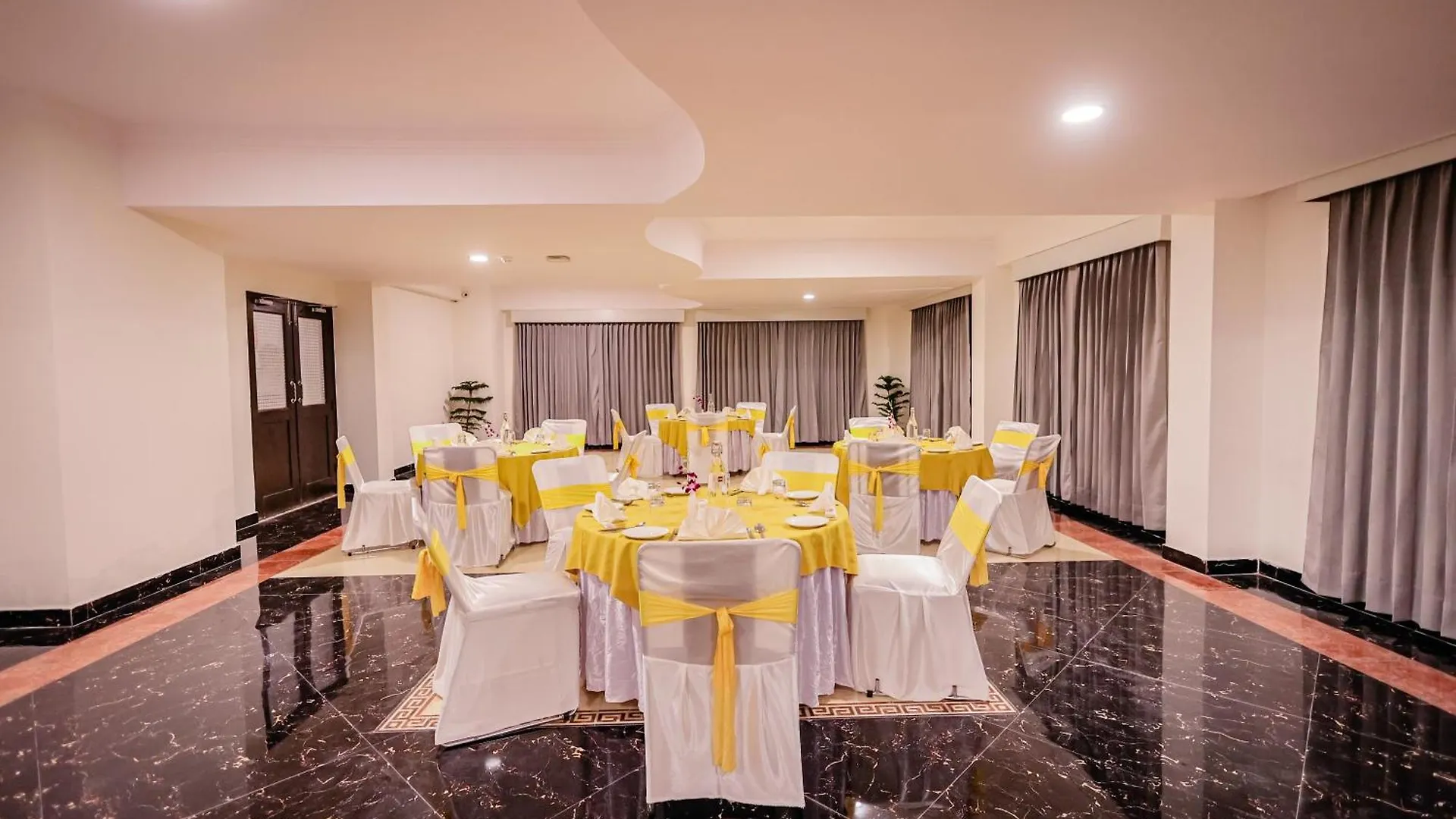 Regenta Resort Mars Valley View Shoghi Σίμλα 3*,  Ινδία