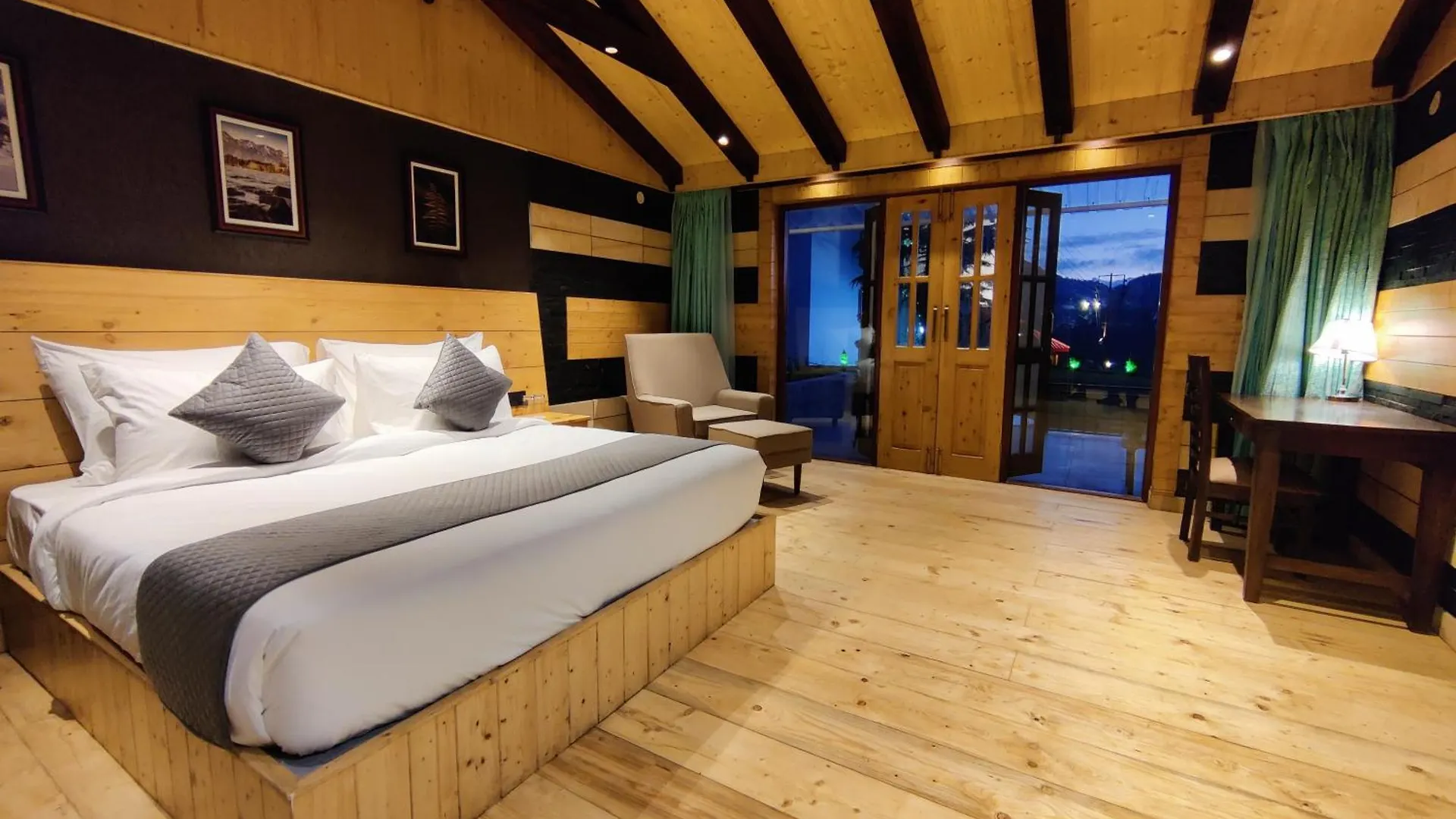 Regenta Resort Mars Valley View Shoghi Σίμλα