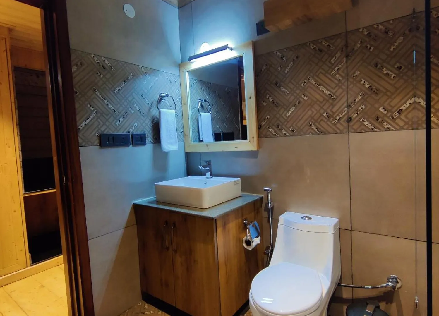 Regenta Resort Mars Valley View Shoghi Σίμλα